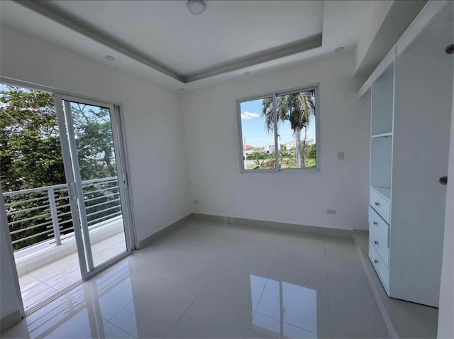 casas - Hermosa Casa en Venta de dos Niveles en Proyecto Cerrado. 2