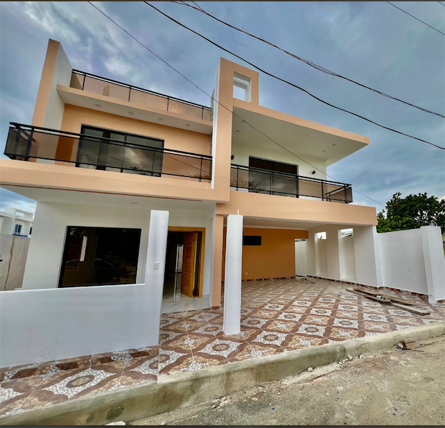 casas - Venta de casa en la autopista de san Isidro brisa oriental Santo Domingo este  0