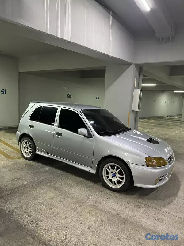 carros - SE VENDE TOYOTA STARLET 2001 3