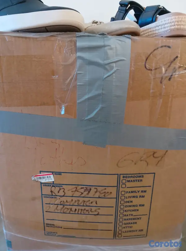 zapatos unisex - Caja de calzados , todo nuevo , 23 pares  3