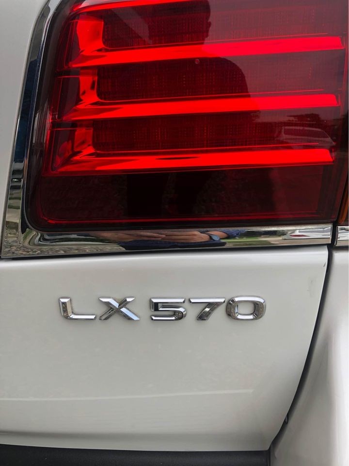 jeepetas y camionetas - Lexus LX570 2011 9