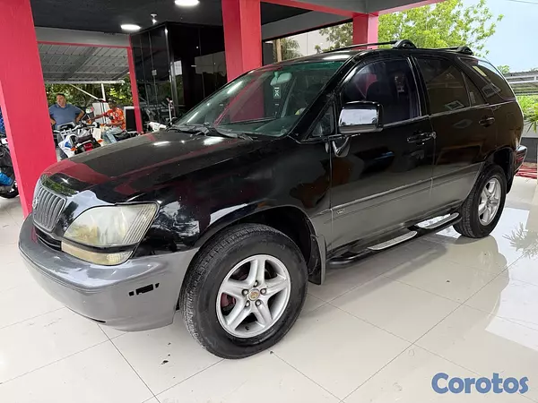jeepetas y camionetas - Lexus 300 2002  3