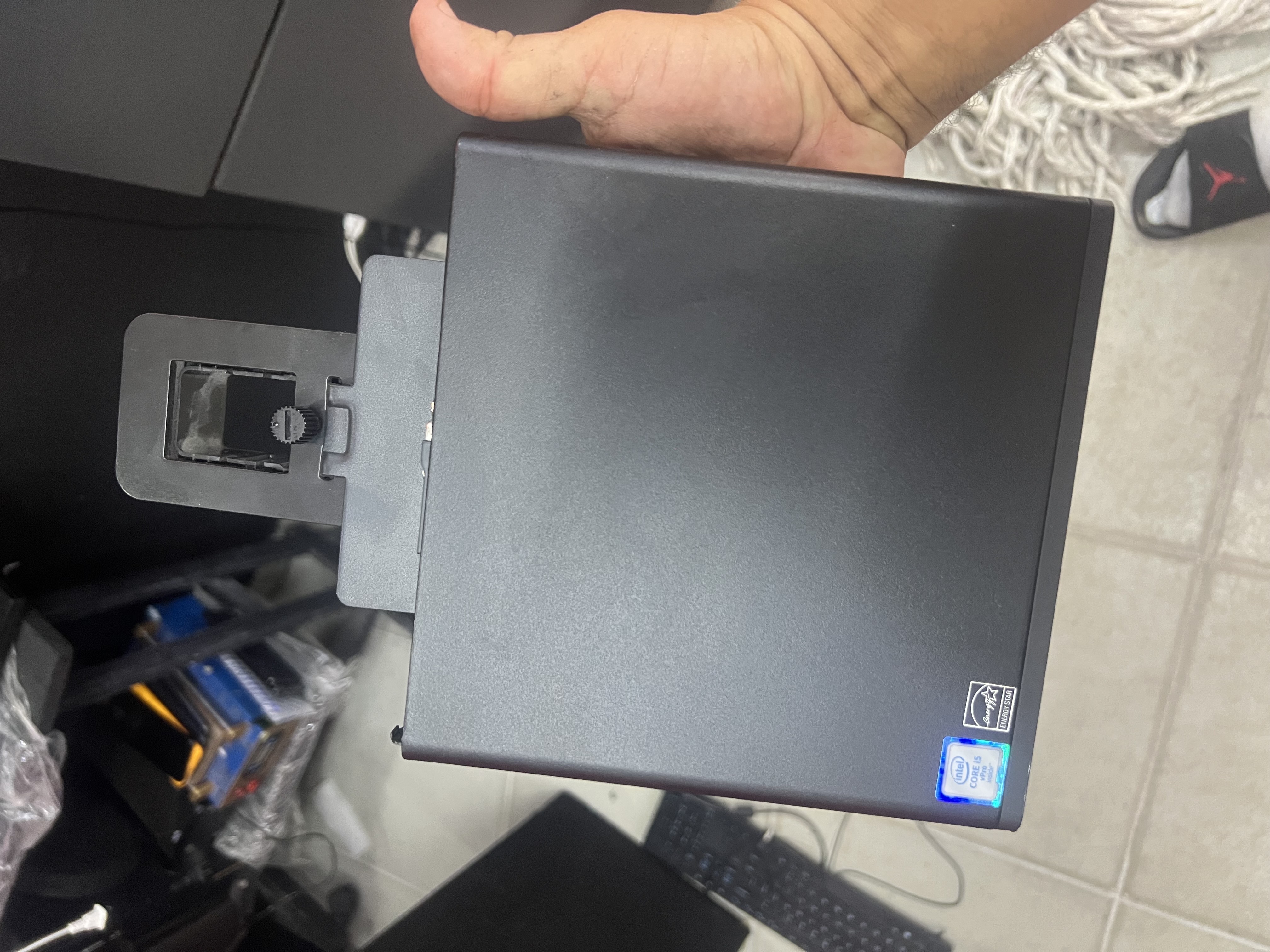 computadoras y laptops - vendo mini Cpu hp elitedesk 600 g3 mini i5 6 generación 512 gb m2 y 16 de ran  0