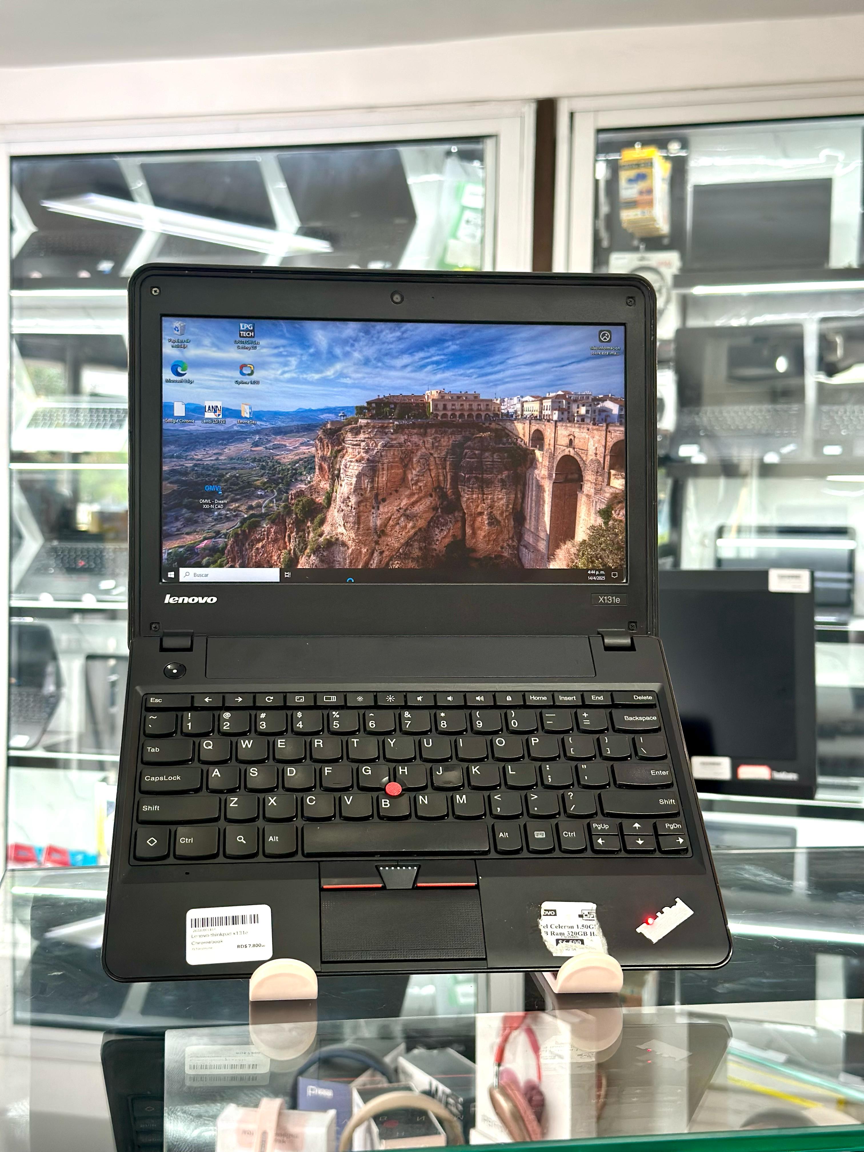computadoras y laptops -  Ultra Portatil LENOVO X131e 0