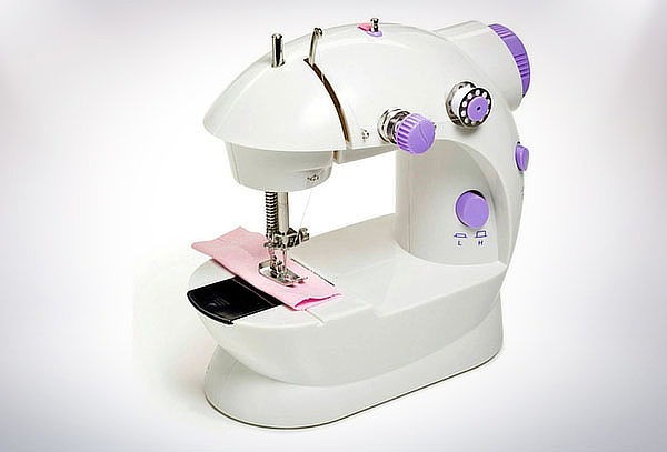 decoración y accesorios - Mini maquina de coser casera 1
