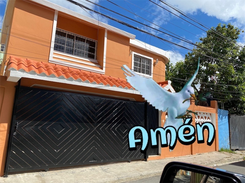 casas - Venta de casa de 340tms próximo a la Charles de Gaulle con amplio patio 