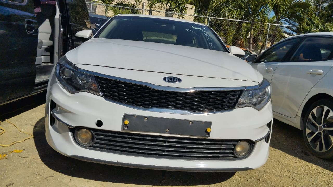 carros - KIA K5 2017 BLANCODESDE: RD$ 690,100.00