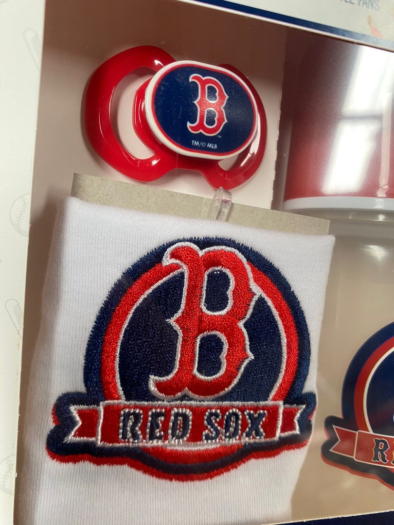 accesorios - Set de Babero, Bobo, y Biberón ambientado en el equipo de los Red Sox. 1