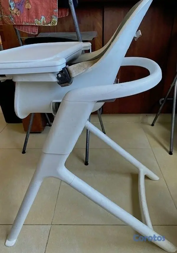 cuidado y nutricion - Vendo silla de comer Bebe marca 4moms usado como n 3