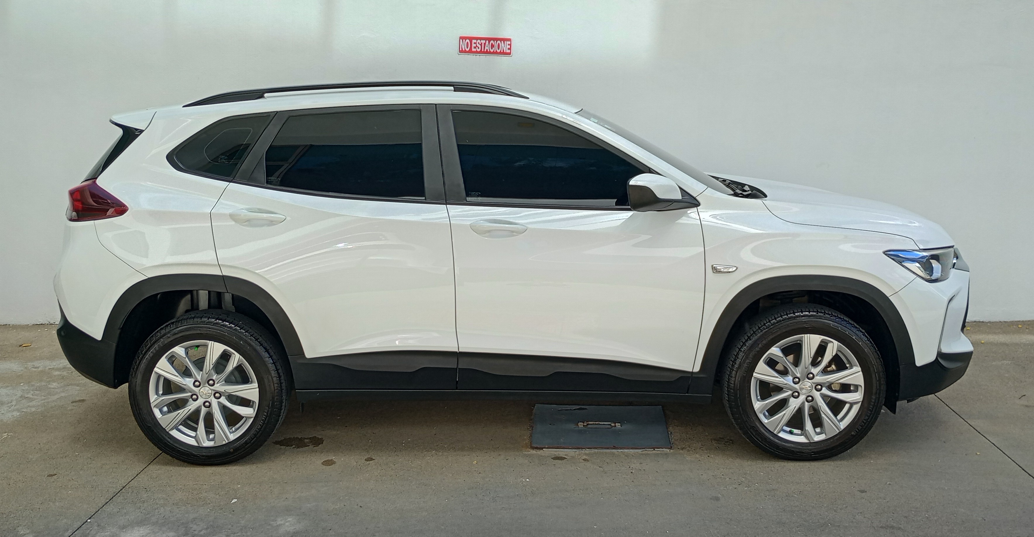 jeepetas y camionetas - CHEVROLET TRACKER LT 2023