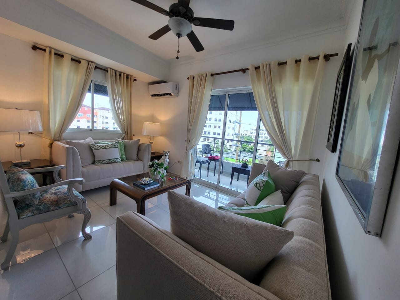 apartamentos - Apartamento en Venta en Evaristo Morales, 2 hab, 2 baños 0
