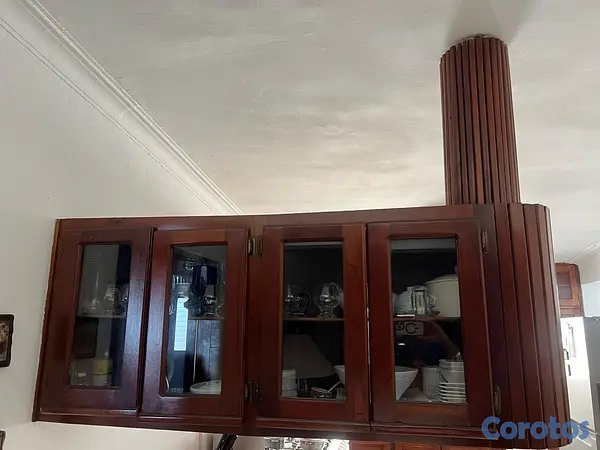 muebles y colchones - vitrina/gabinete aéreo de caoba con puertas de cristal, como nuevo  2