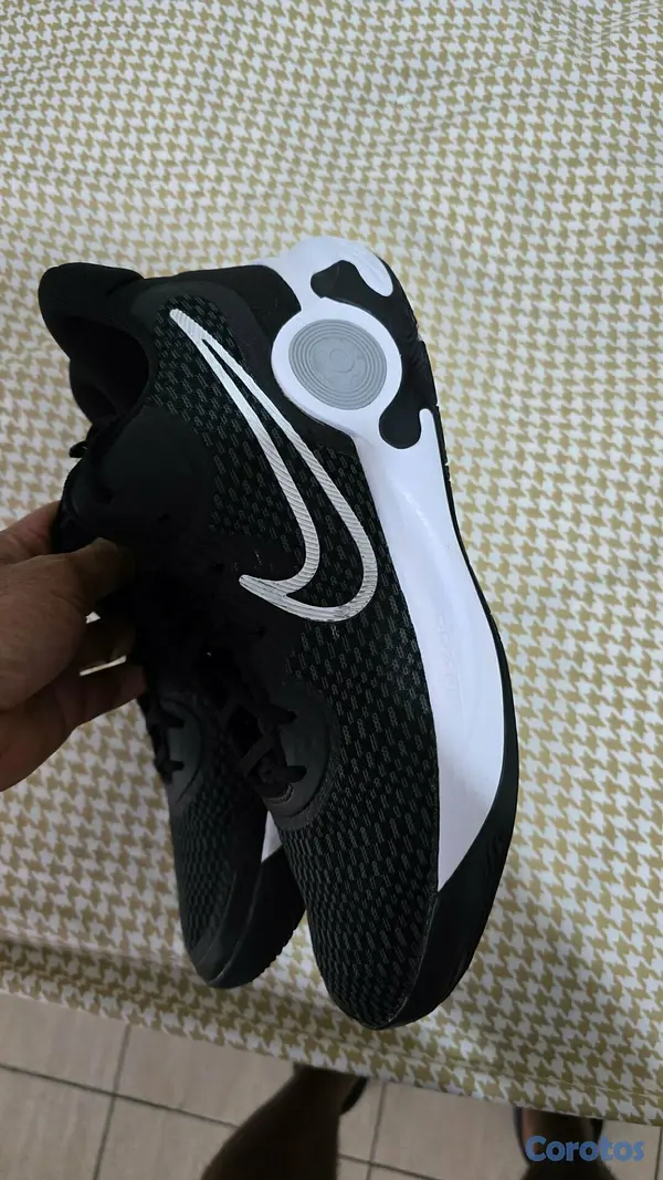 ropa para hombre - **Vendo tenis KD nike baskeball shoes  size 12 com 2