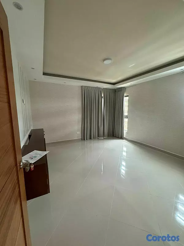 casas - Se vende hermosa y amplia casa en Arroyo Hondo 6