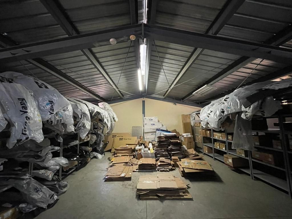 oficinas y locales comerciales - Local con Nave 1,000 mts Ens. Quisqueya  1