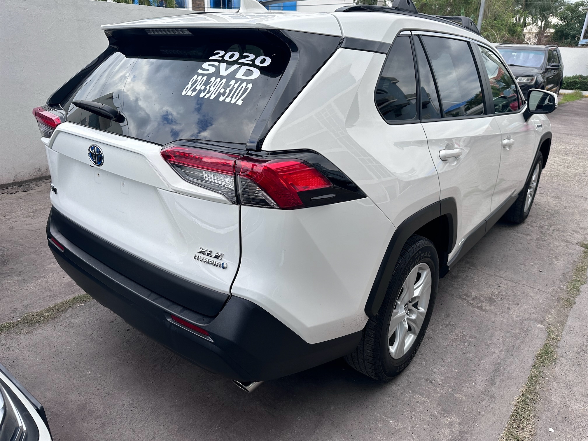 jeepetas y camionetas - Toyota RAV4 hibrida XLE 2020 4x4 full time 4
