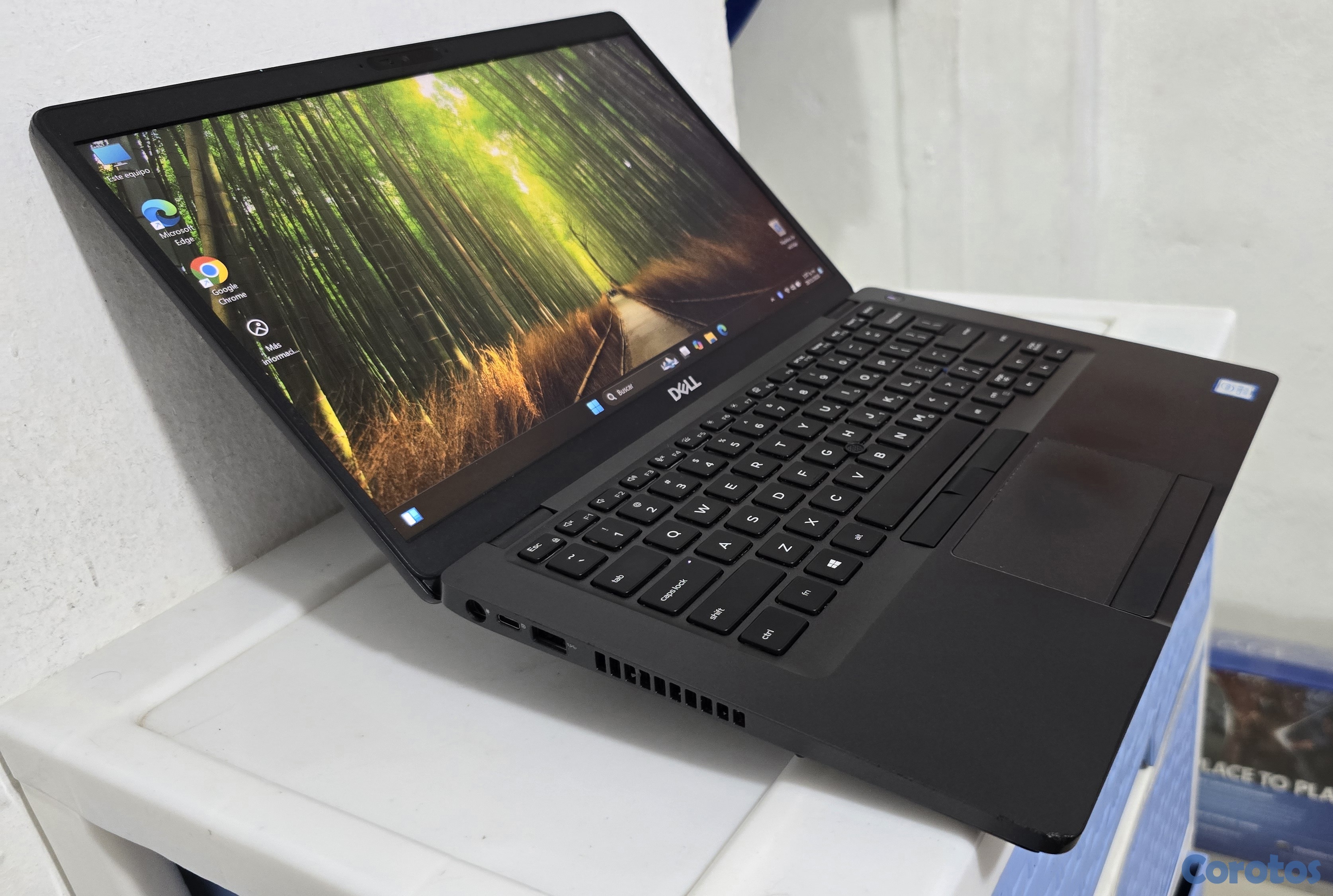 computadoras y laptops - Dell Slim 5400 14 Pulg Core i5 8va Gen Ram 8gb ddr4 Disco 256gb solido HDMI 2