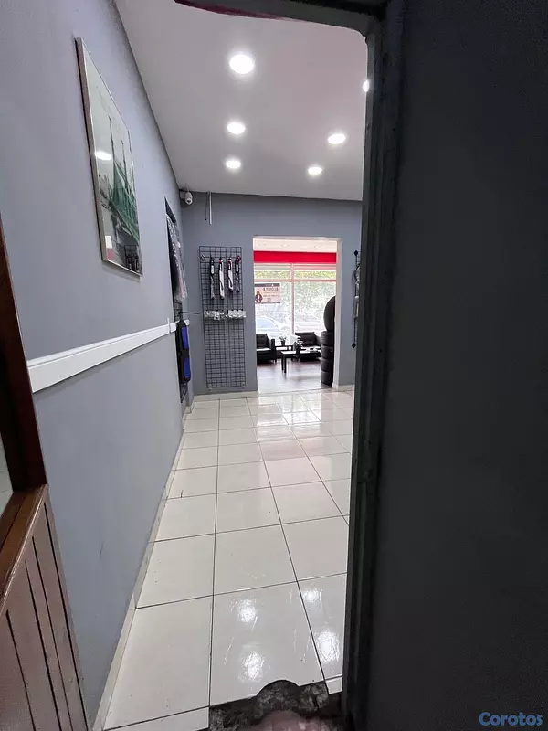 oficinas y locales comerciales - LOCAL COMERCIAL ENSANCHE LA FE  2