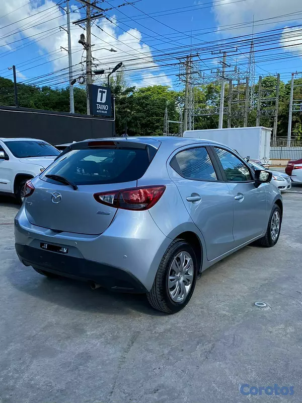 carros - Mazda Demio 2020 4