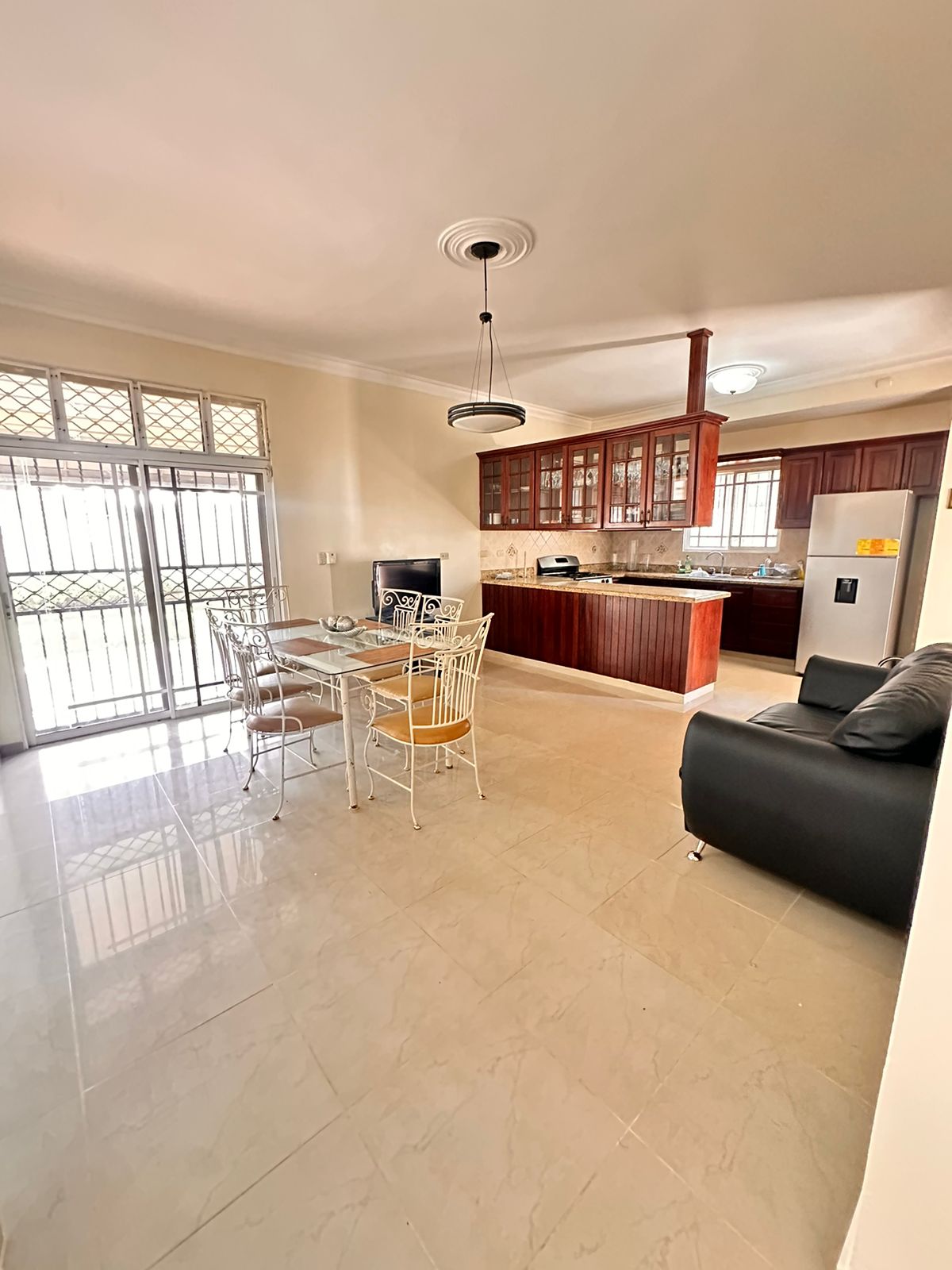 casas - CASA EN VENTA EN JARDINES DEL ESTE, SANTIAGO. 3