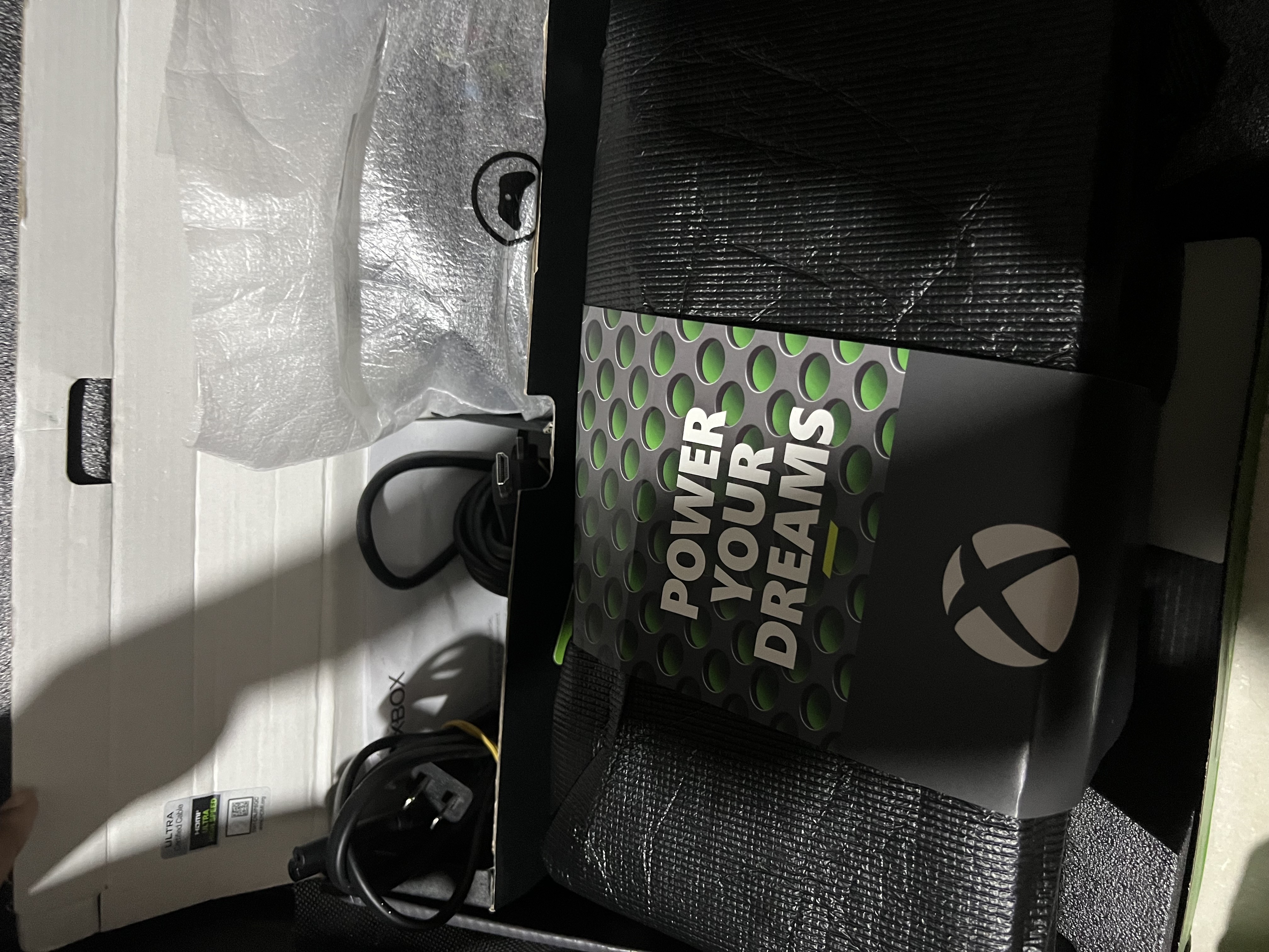 consolas y videojuegos - XBOX SERIES X COMO NUEVA CON TODOS SUS CABLES Y AUDÍFONO HYPERX 4