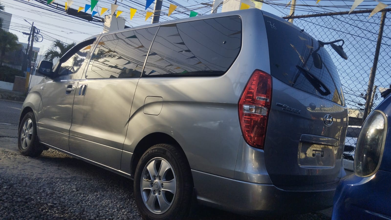 jeepetas y camionetas - HYUNDAI GRAND STAREX 2018 GRISDESDE: RD$1.450.100 3