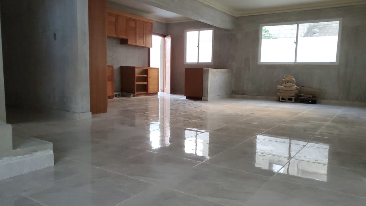 casas - Casas de dos niveles con patio para piscina (Residencial 335) 4