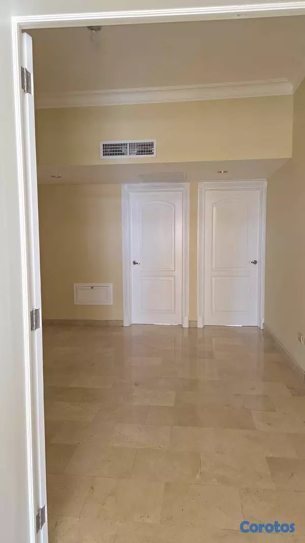 apartamentos - Alquilo en Torre Clásica, Apartamento de 230 Mts, 3hab. con acabados de Primera 2