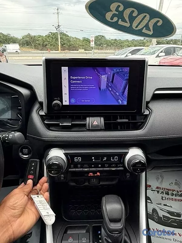 jeepetas y camionetas - Toyota RAV4 XLE Premium 2023 11