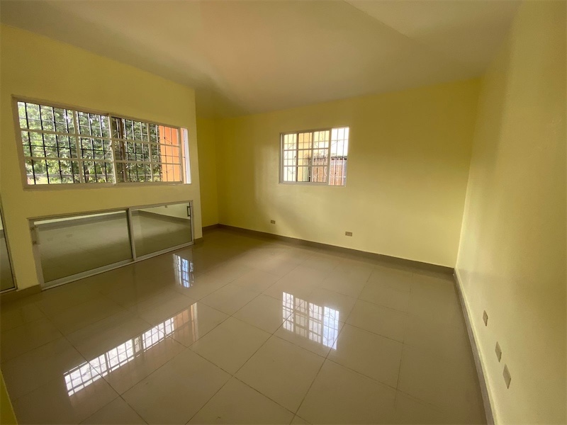 casas - Venta de casa de 340tms próximo a la Charles de Gaulle con amplio patio  1