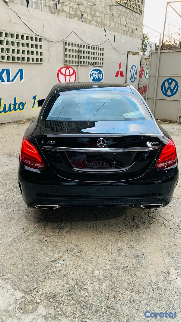 carros - Mercedes benz 2017 impecable sin detalles  5