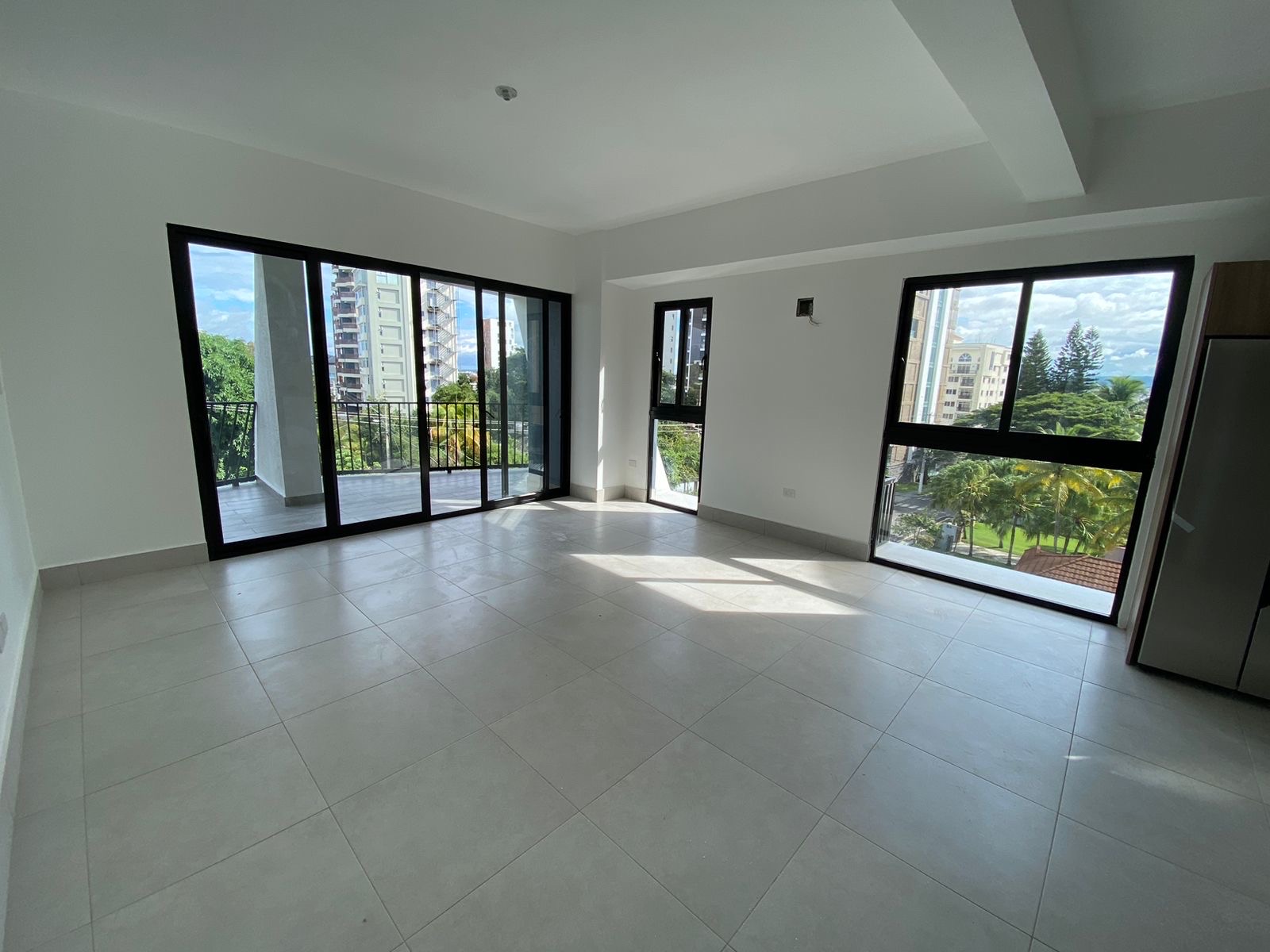 apartamentos - se renta apt en la Esmeralda, Santiago. RD 9