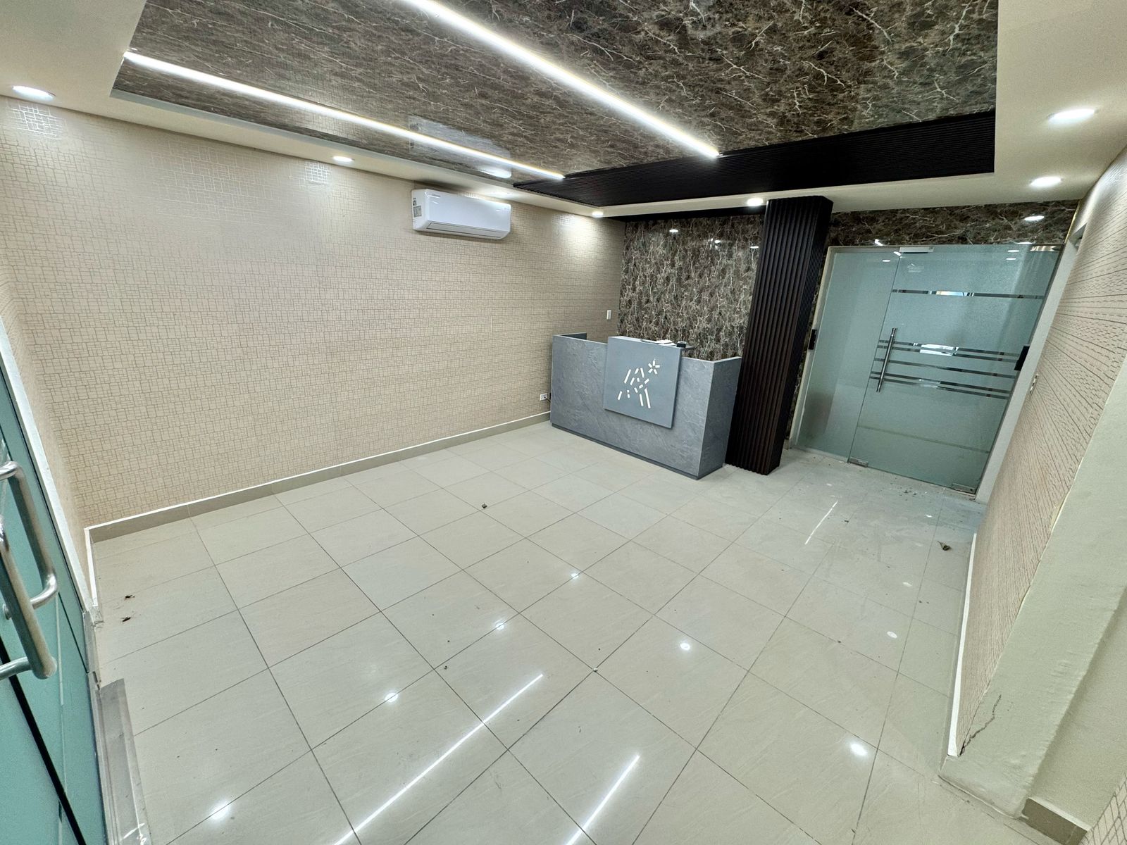 oficinas y locales comerciales - Local en Piantini ju
