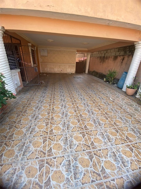 casas - Venta de casa súper grande en vista hermosa Santo Domingo este 6
