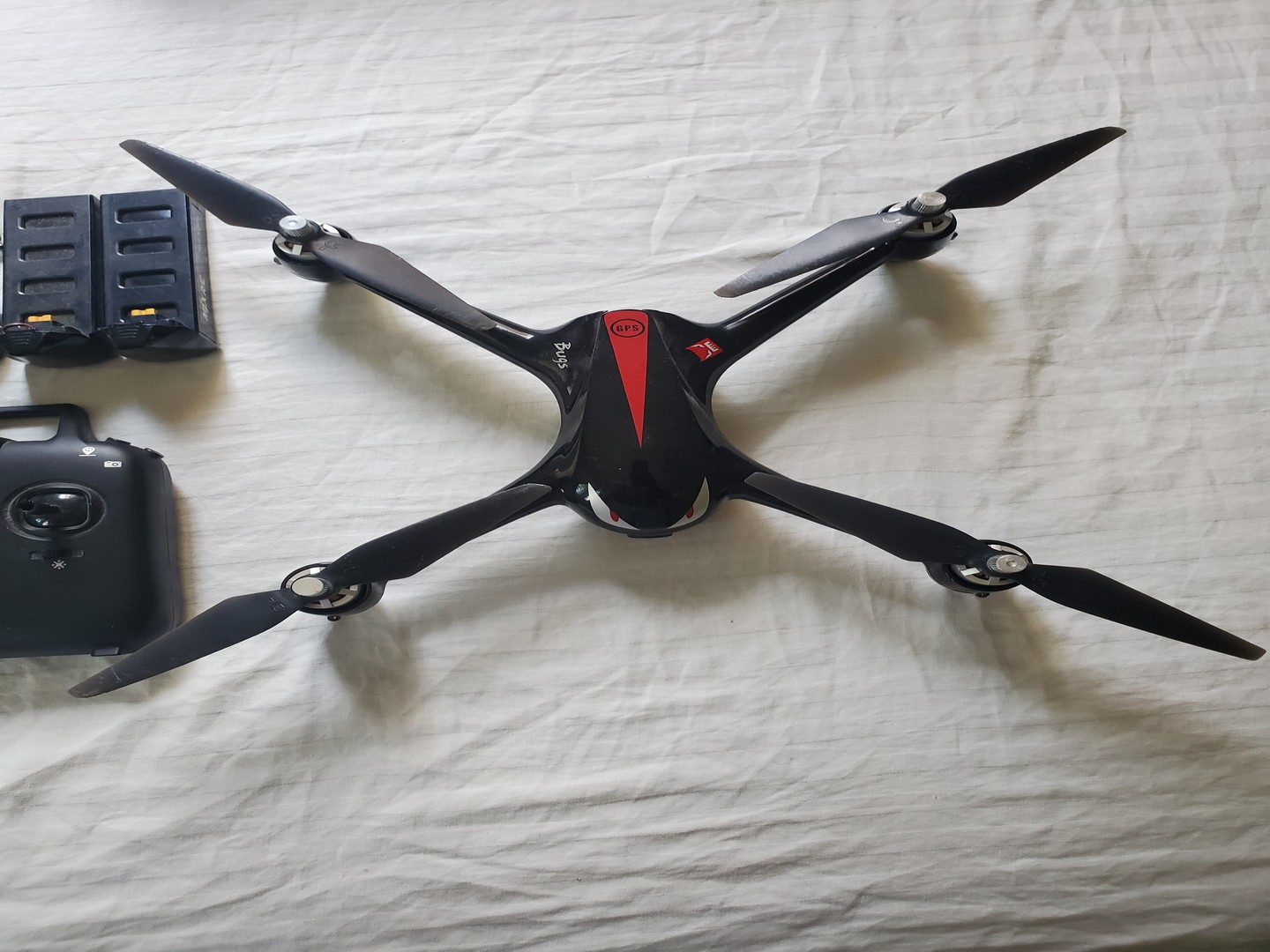 hobby y coleccion - Drone mjx bugs 2 con GPS y cámara wifi, 2 baterías (negociable)