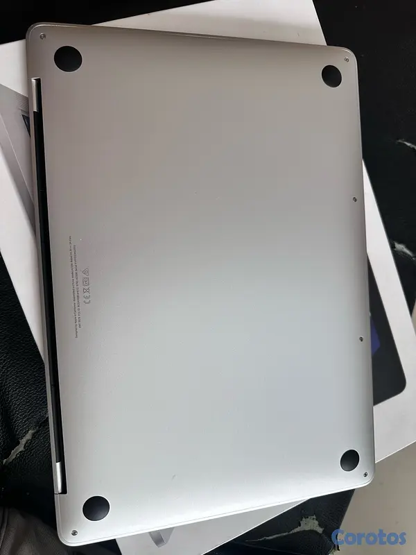 computadoras y laptops - MacBook Pro 2020 M1  8
