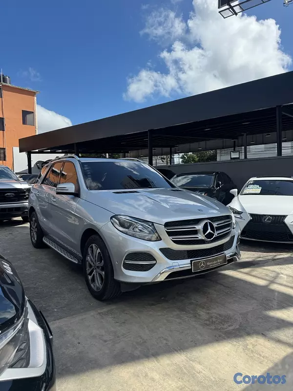 jeepetas y camionetas - Mercedes Benz GLE-300 4Matic 2018 3