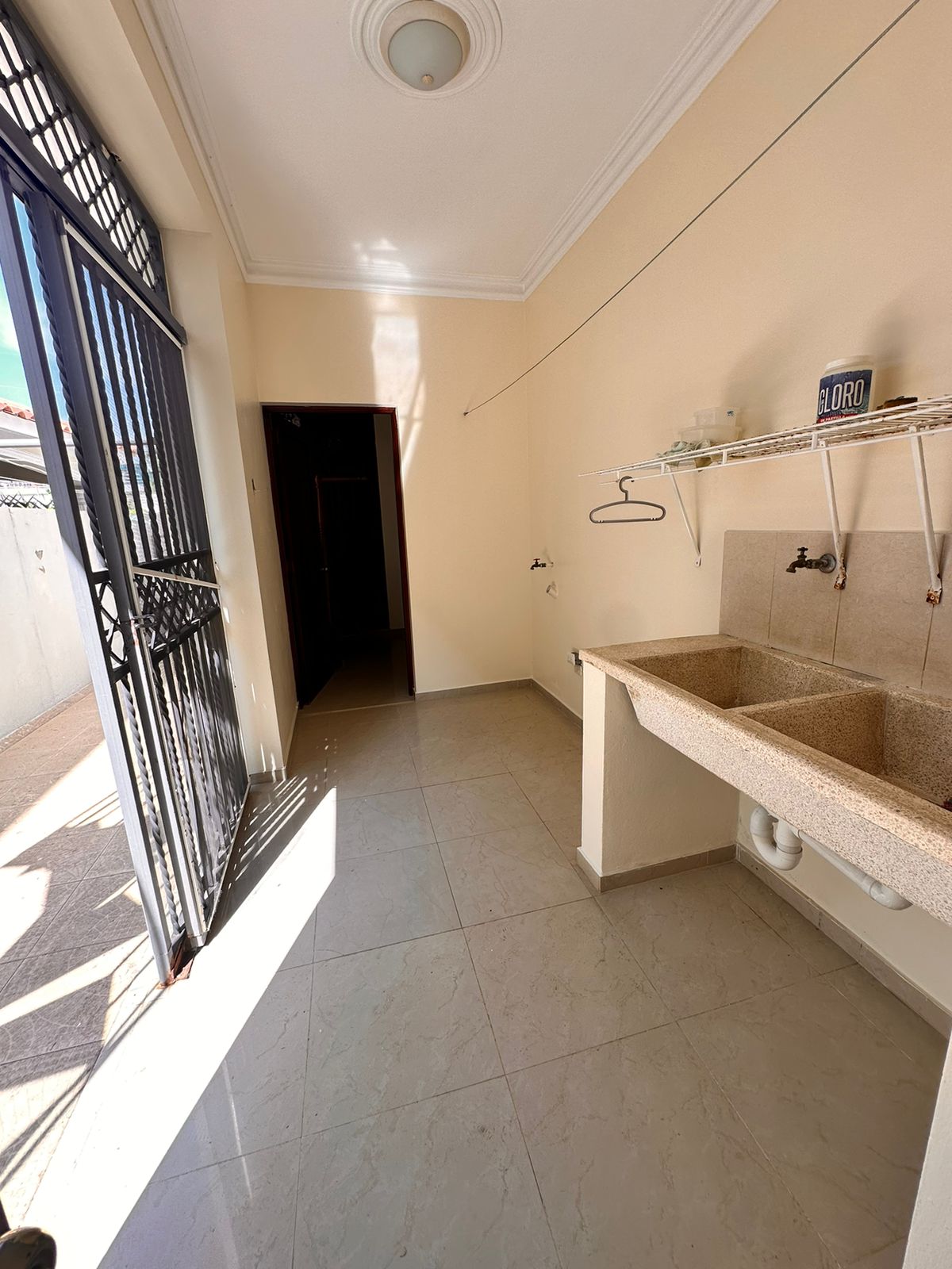 casas - CASA EN VENTA EN JARDINES DEL ESTE, SANTIAGO. 4