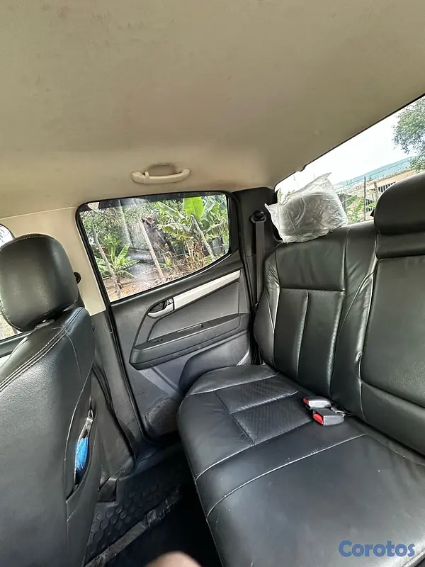 jeepetas y camionetas - Está en excelentes condiciones. 12