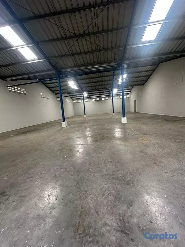 oficinas y locales comerciales - Nave industrial en alquiler en San Isidro  2
