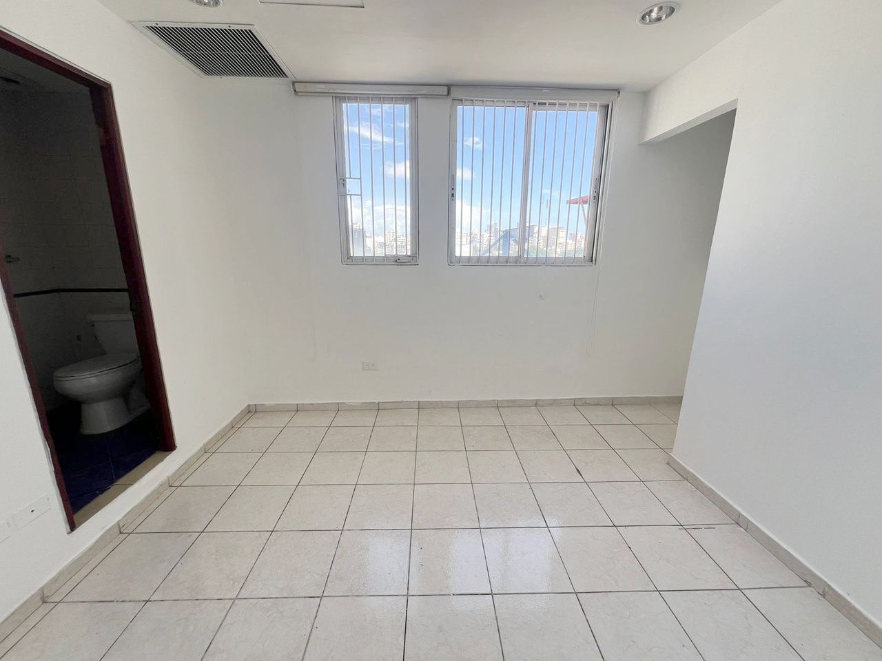oficinas y locales comerciales - Local en Venta en Naco  4