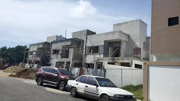 casas - Casas de dos niveles con mucho patio, Prado Oriental, Autopista de San Isidro 8