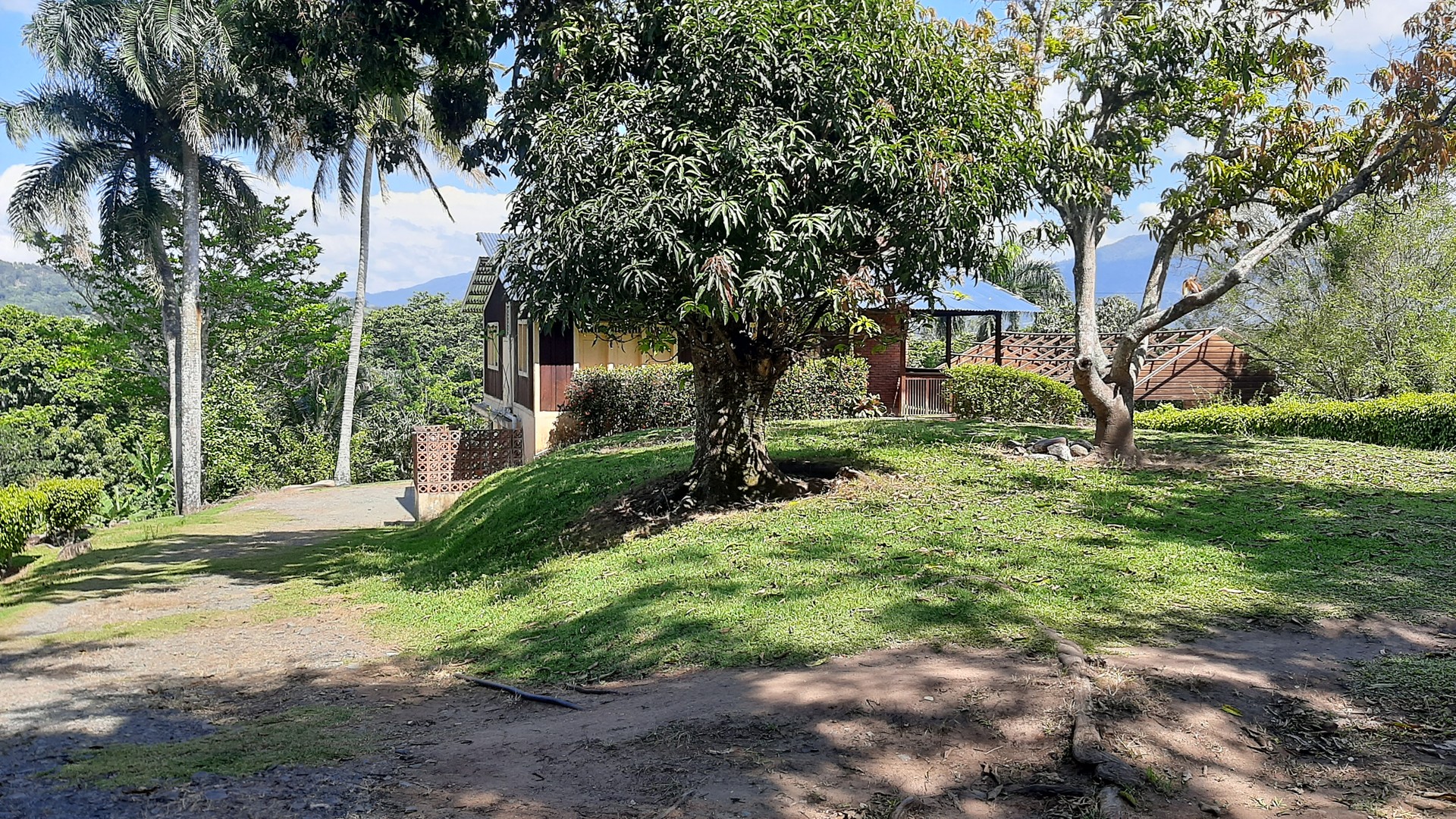 solares y terrenos - Excelente propiedad de 7,143 mts en Av. La Confluencia, Jarabacoa.