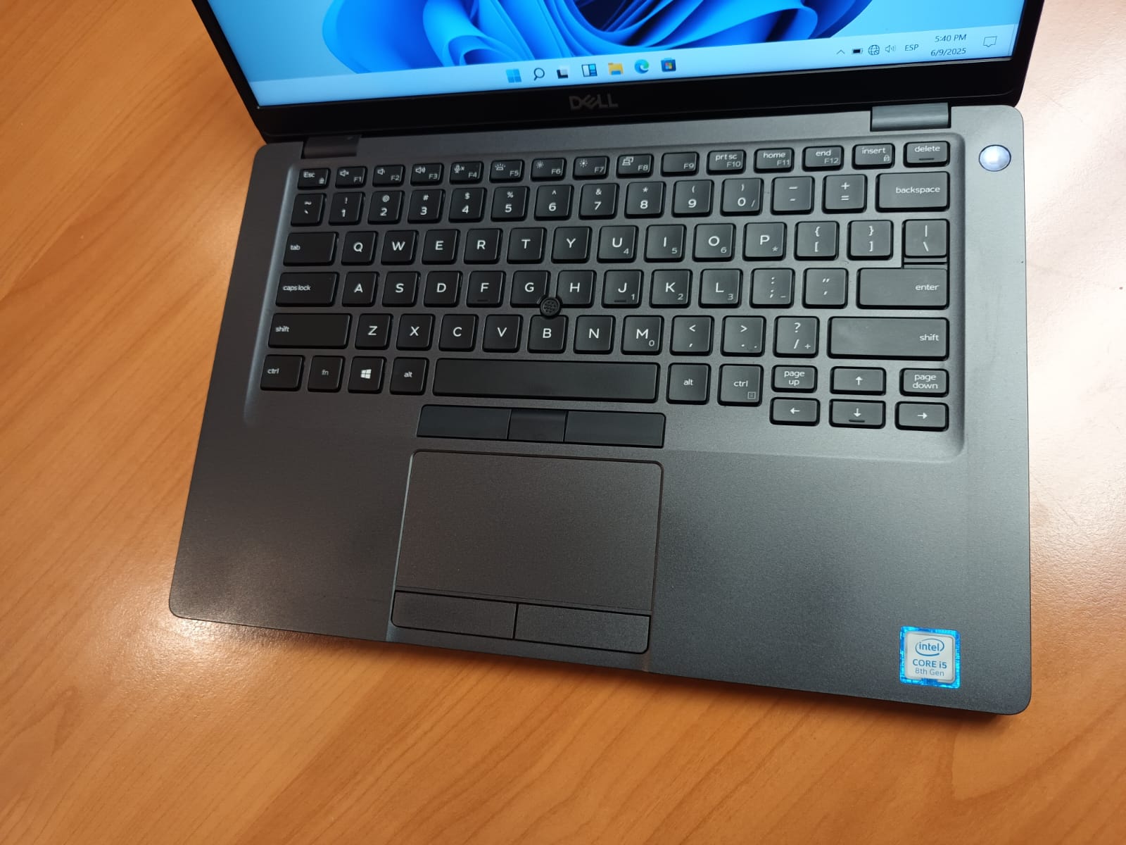 computadoras y laptops - Laptop Dell 5400 i5 de 8va Gen, 16GB Mem, 256 SSD 4