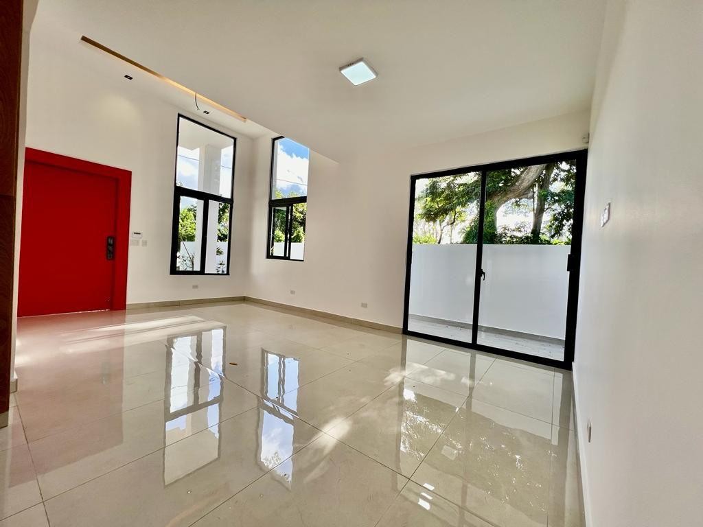 casas - Lujosa Vivienda en Proyecto Cerrado, Gurabo 2