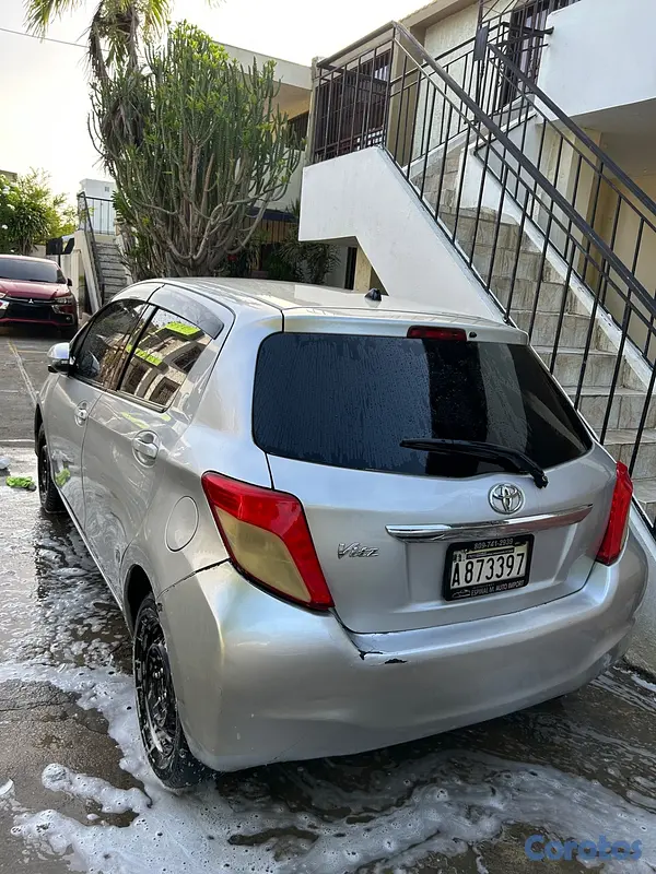 carros - Toyota vitz 2013 6