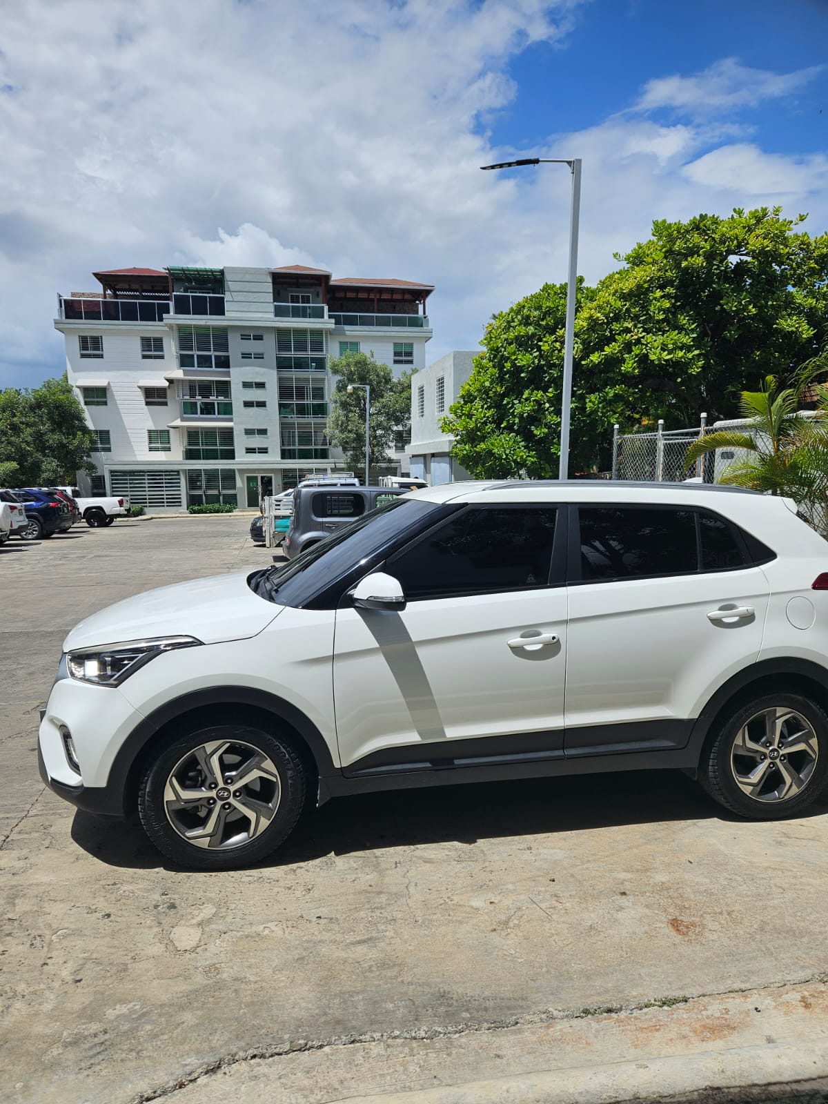 jeepetas y camionetas - se vende Cantus blanca 3