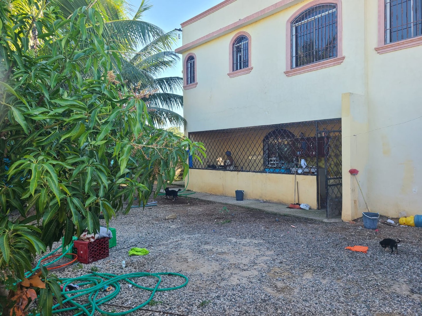 casas - Se Vende Está Casa Grande de 2 Niveles con Mucho Patio 2