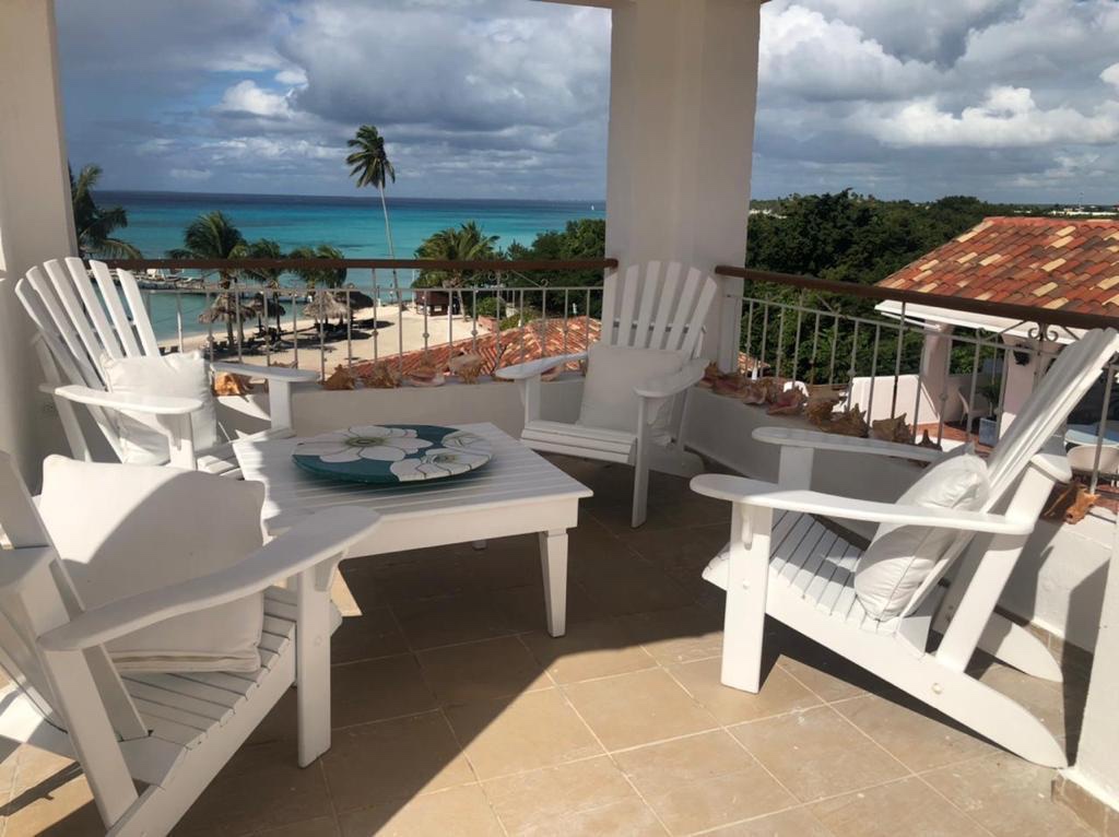 penthouses - Vendo penthouses en Bayahibe primera Línea de playa Mts2.. 337.12 