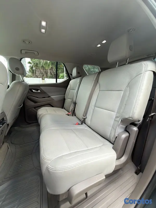 jeepetas y camionetas - Chevrolet Traverse  LT Cómo nueva  6